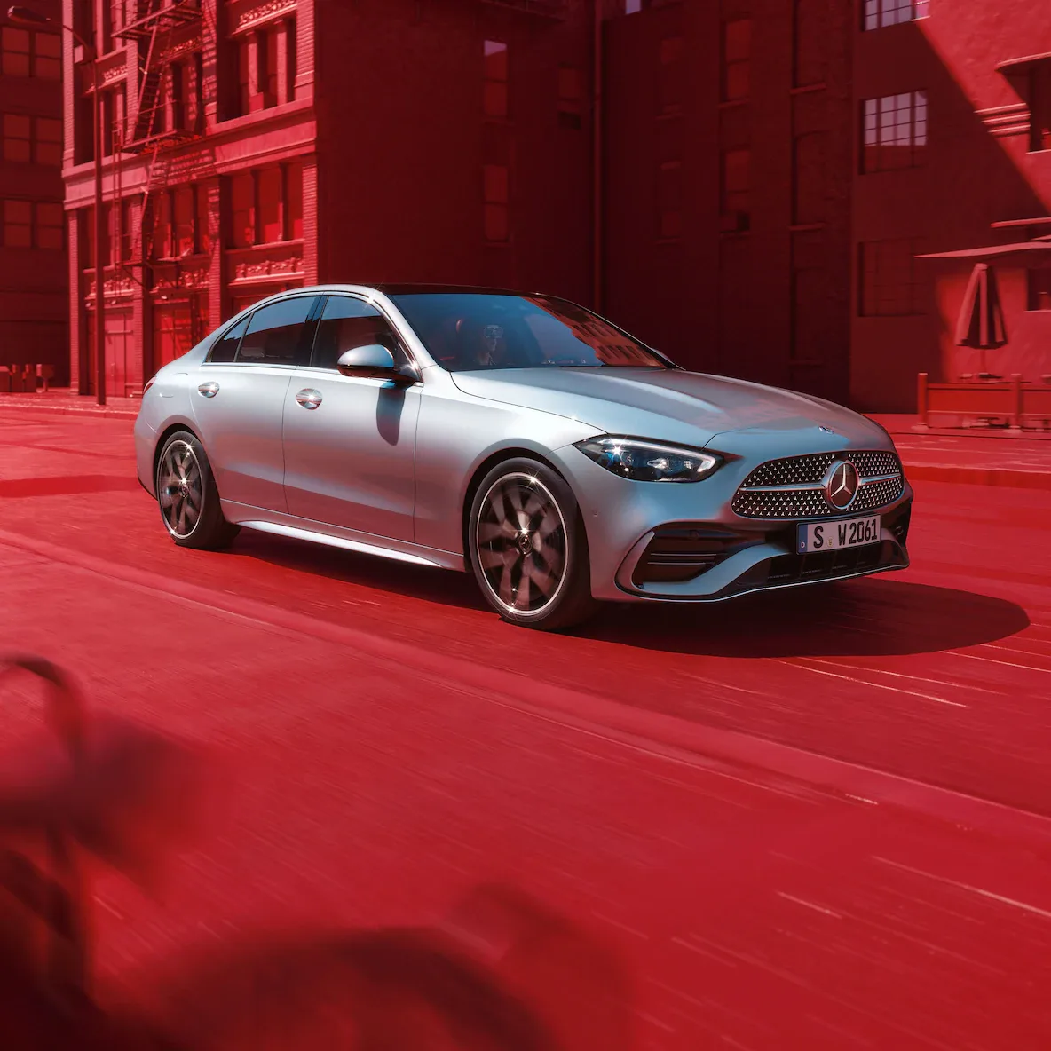 C-Class 전면 주행 이미지