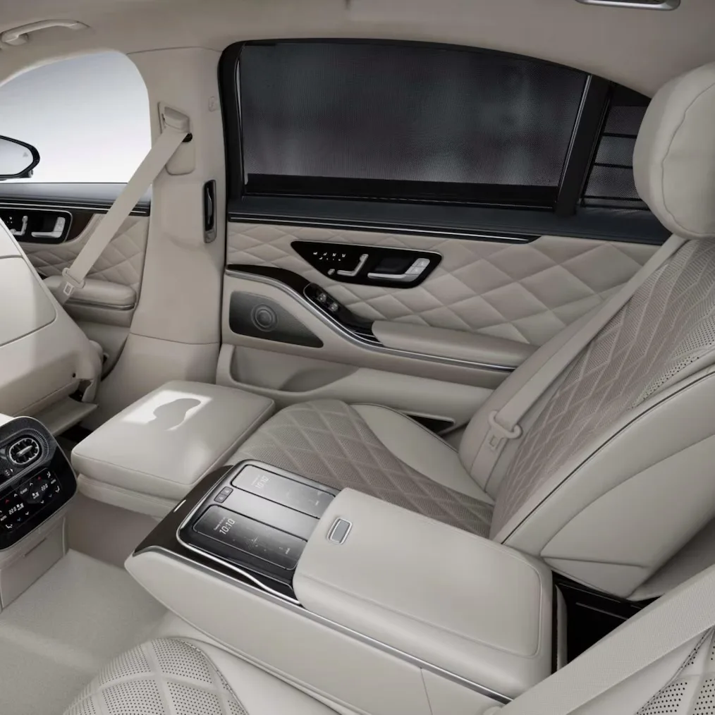 S-Class 뒷좌석 공간