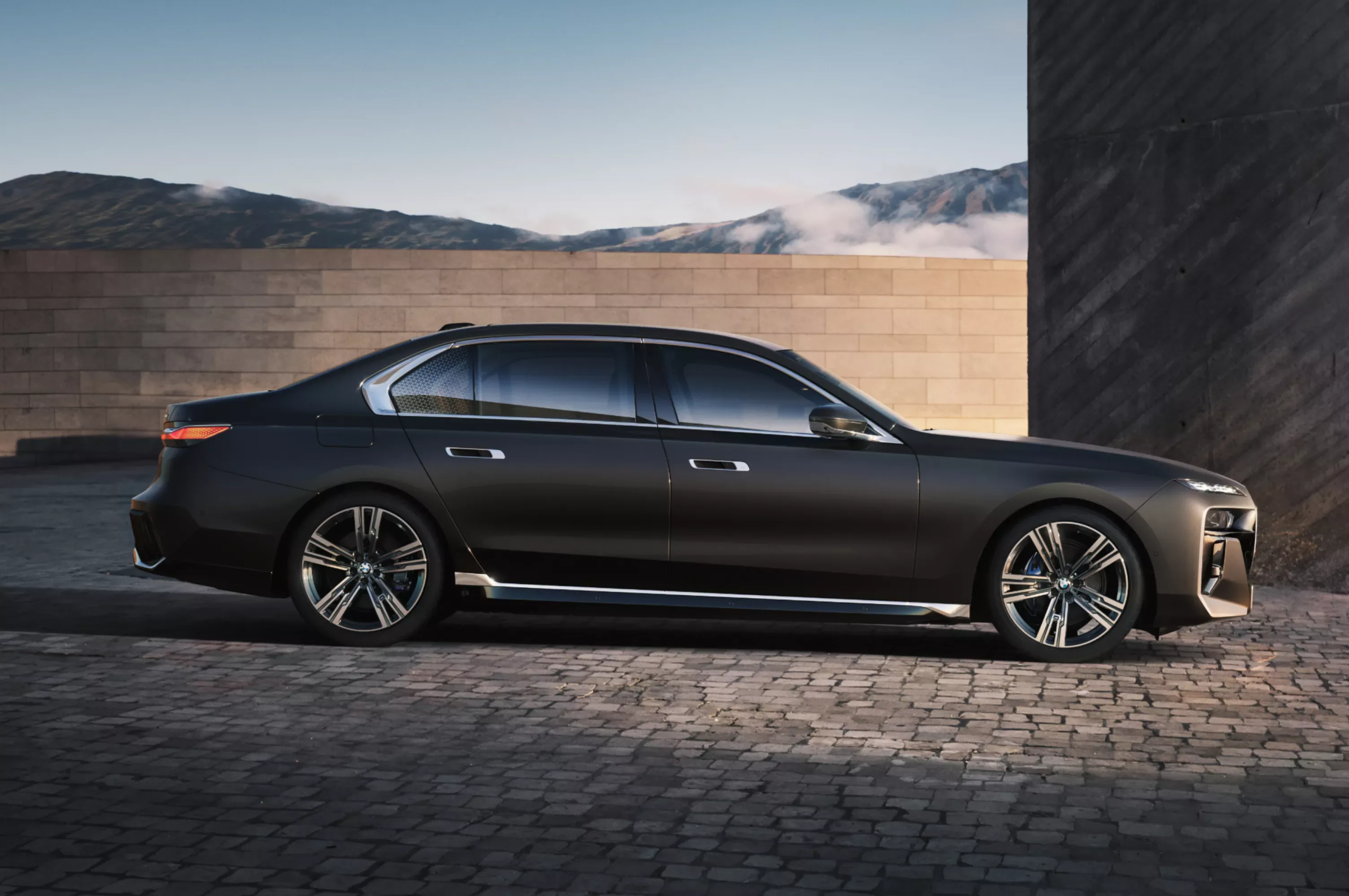 BMW 7 Series 측면